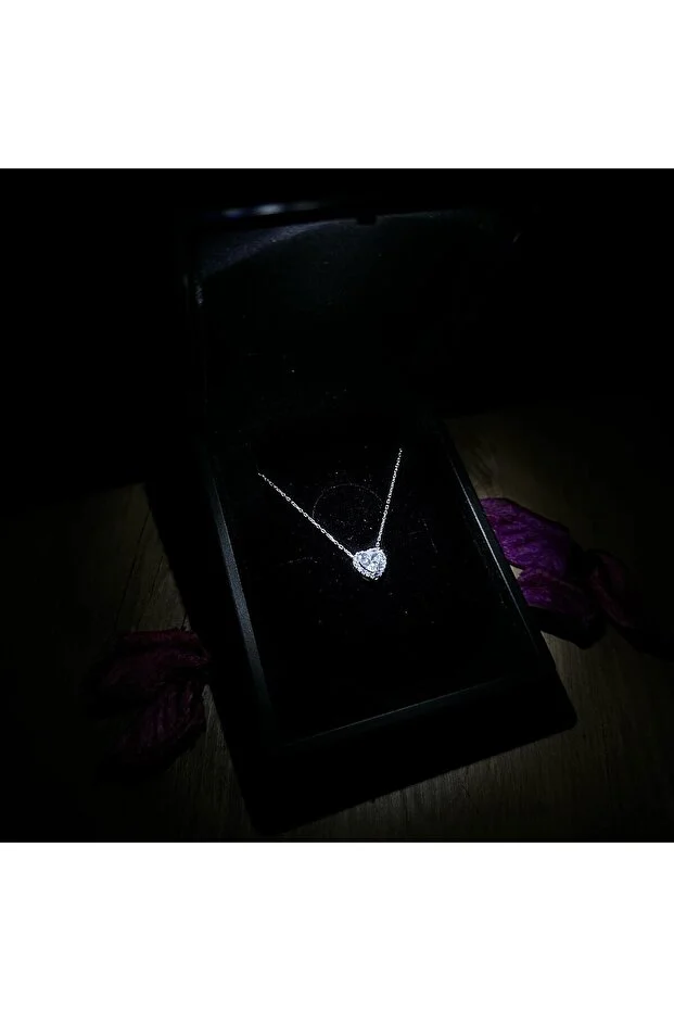 Işıklı Kolye Kutulu Gümüş Pırlanta Montür Kalp Kolye